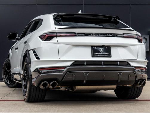 2024 Lamborghini Urus Performante