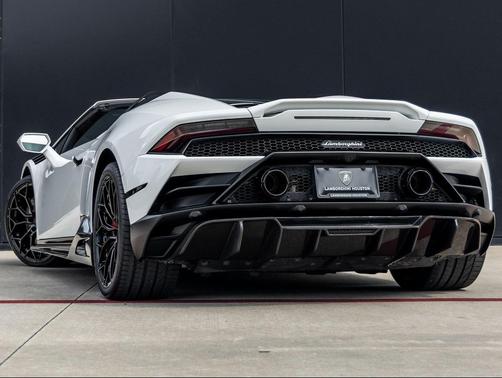 2024 Lamborghini Huracan EVO Spyder