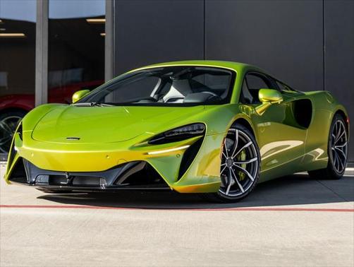 2025 McLaren Artura