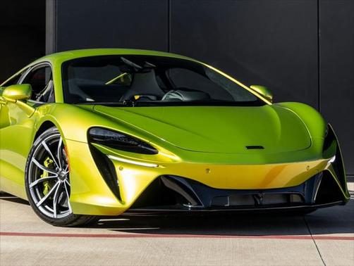 2025 McLaren Artura