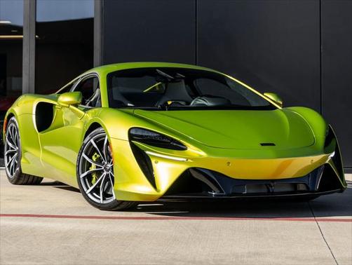 2025 McLaren Artura