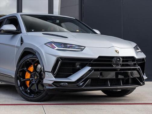 2023 Lamborghini Urus Performante