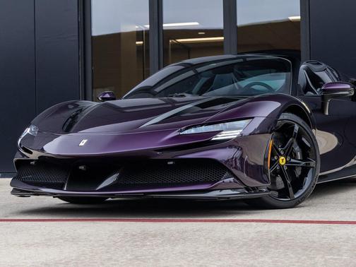 2025 Ferrari SF90 Spider Base