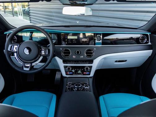 2025 Rolls-Royce Spectre 