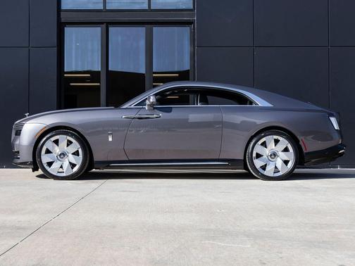 2025 Rolls-Royce Spectre 
