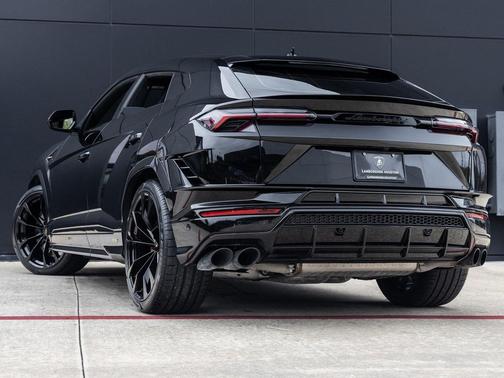 2024 Lamborghini Urus S