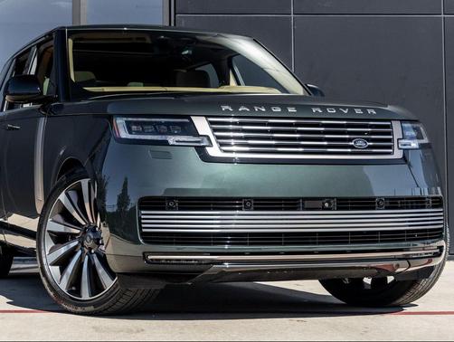 2025 Land Rover Range Rover P615 SV