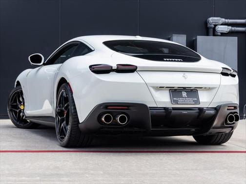 2023 Ferrari Roma Base