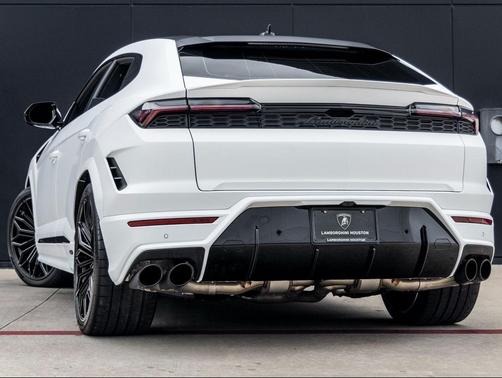 2025 Lamborghini Urus SE