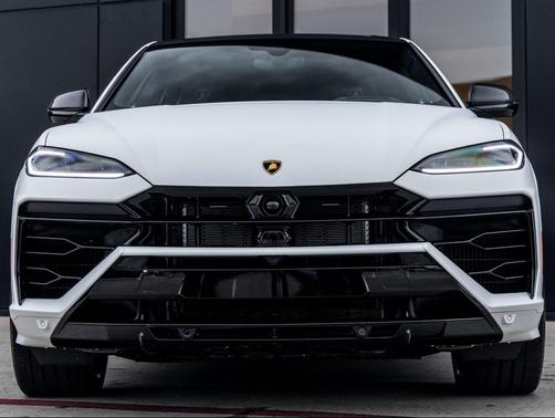 2025 Lamborghini Urus SE
