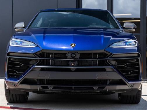 2025 Lamborghini Urus SE