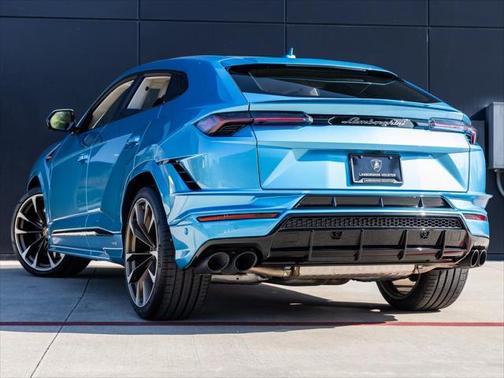 2023 Lamborghini Urus S