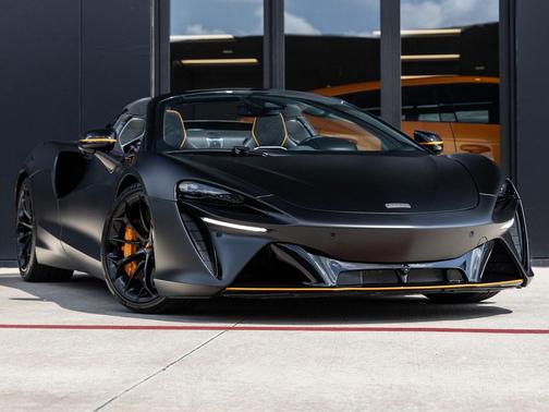 2025 McLaren Artura