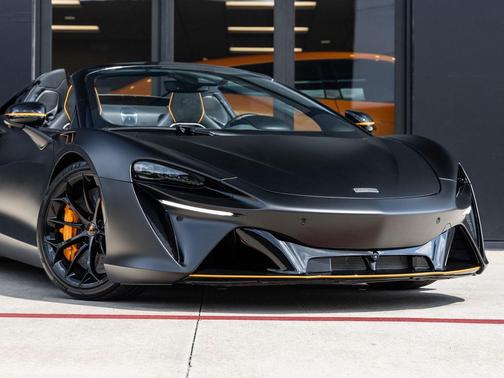 2025 McLaren Artura
