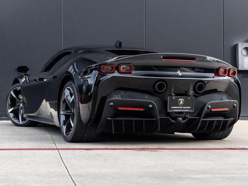 2021 Ferrari SF90 Stradale Base