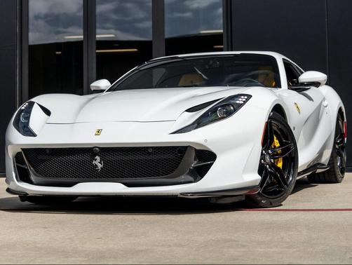 2023 Ferrari 812 GTS Base