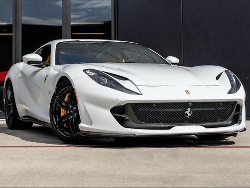 2023 Ferrari 812 GTS Base