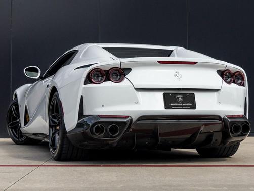 2023 Ferrari 812 GTS Base
