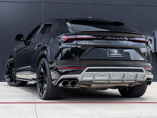 2019 Lamborghini Urus 
