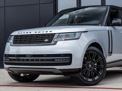 2025 Land Rover Range Rover P400 SE