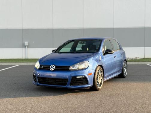 2012 Volkswagen Golf R 4-Door