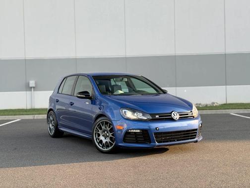 2012 Volkswagen Golf R 4-Door