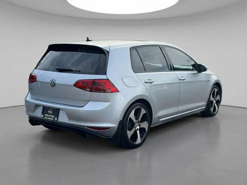 2016 Volkswagen Golf GTI 2.0T SE 4-Door