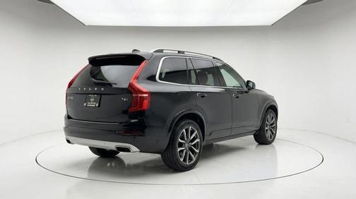 Onyx Black Metallic 2017 Volvo XC90 T6 Momentum