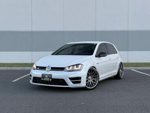 2016 Volkswagen Golf R 4-Door w/DCC & Navigation