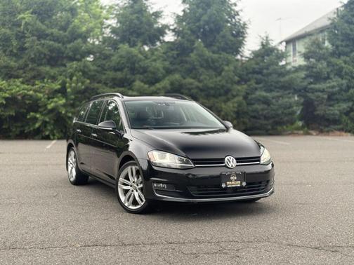 2015 Volkswagen Golf SportWagen TDI SE 4-Door