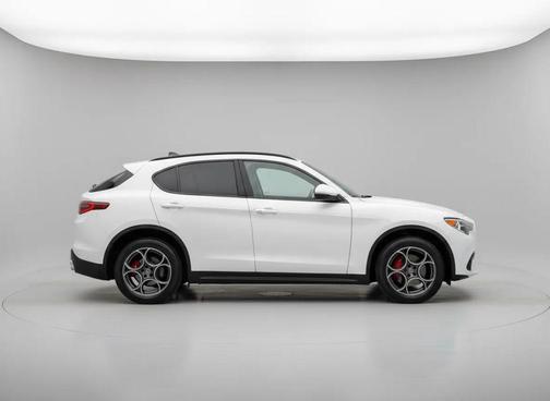 2018 Alfa Romeo Stelvio Sport