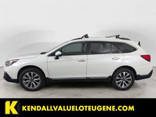Crystal White Pearl 2018 Subaru Outback 2.5i Touring