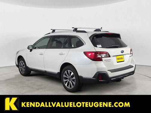 Crystal White Pearl 2018 Subaru Outback 2.5i Touring