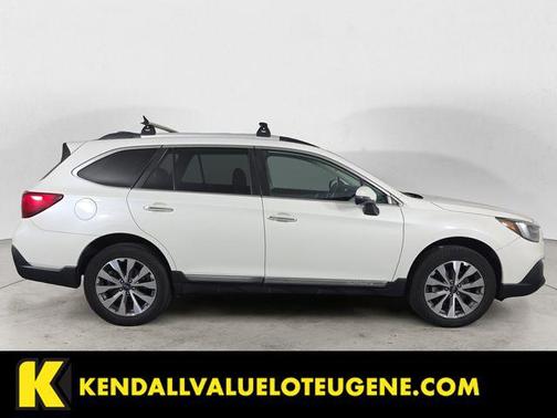 Crystal White Pearl 2018 Subaru Outback 2.5i Touring