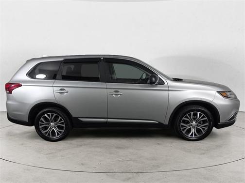 2018 Mitsubishi Outlander ES