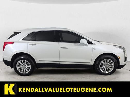 Crystal White 2017 Cadillac XT5 Base
