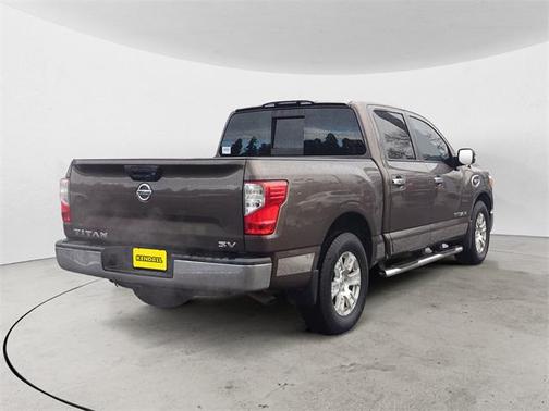 2017 Nissan Titan SV