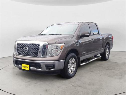2017 Nissan Titan SV