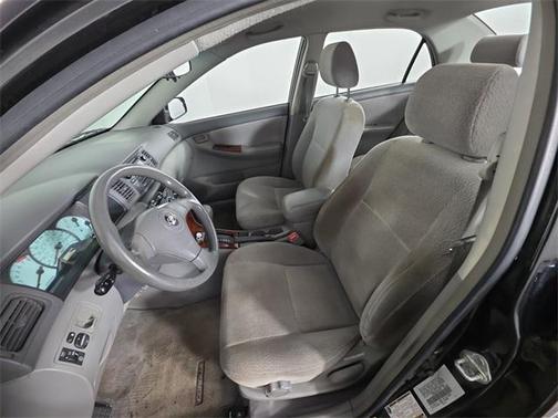 2004 Toyota Corolla LE