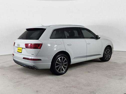 2019 Audi Q7 45 Premium Plus