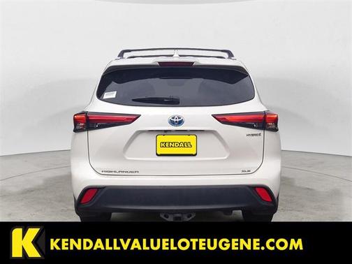 2021 Toyota Highlander Hybrid XLE