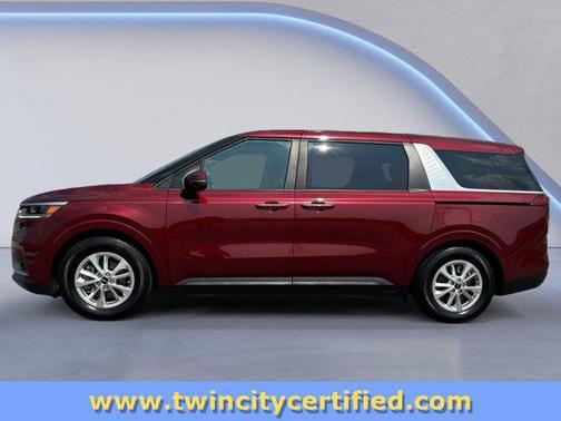 2023 Kia Carnival LX