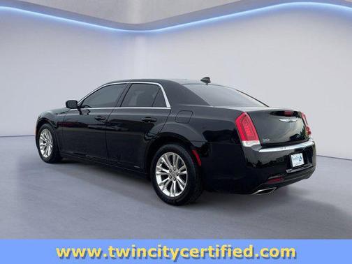 2018 Chrysler 300 Touring