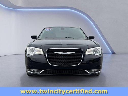 2018 Chrysler 300 Touring