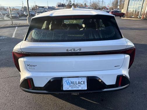 Snow White Pearl 2026 Kia K4 GT-LINE