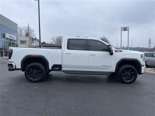 2024 GMC Sierra 2500 AT4