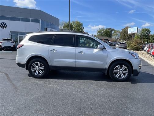 2017 Chevrolet Traverse 2LT