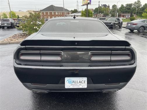 Pitch Black Clearcoat 2016 Dodge Challenger SRT 392