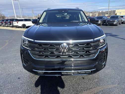Deep Black Pearl Effect 2026 Volkswagen Atlas 2.0T SEL Premium R-Line