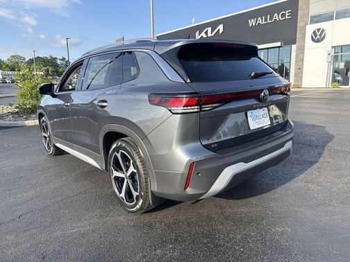 Platinum Gray Metallic 2026 Volkswagen Tiguan 2.0T SE